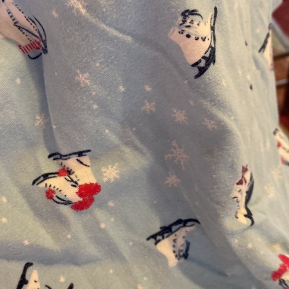 XLarge nightgown with snowflakes and ice skates! - Picture 5 of 5